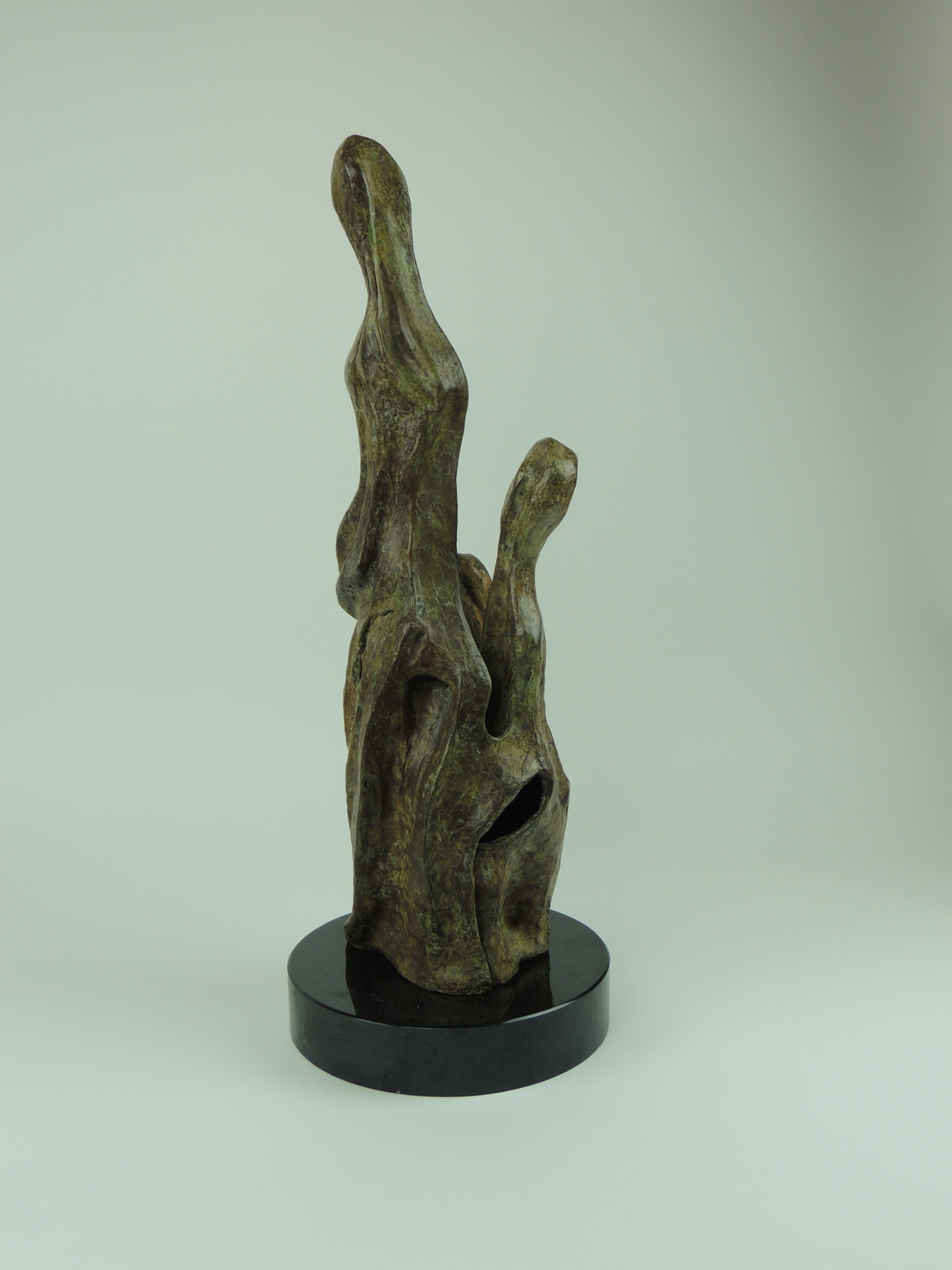 Family, bronze sculpture, rear view