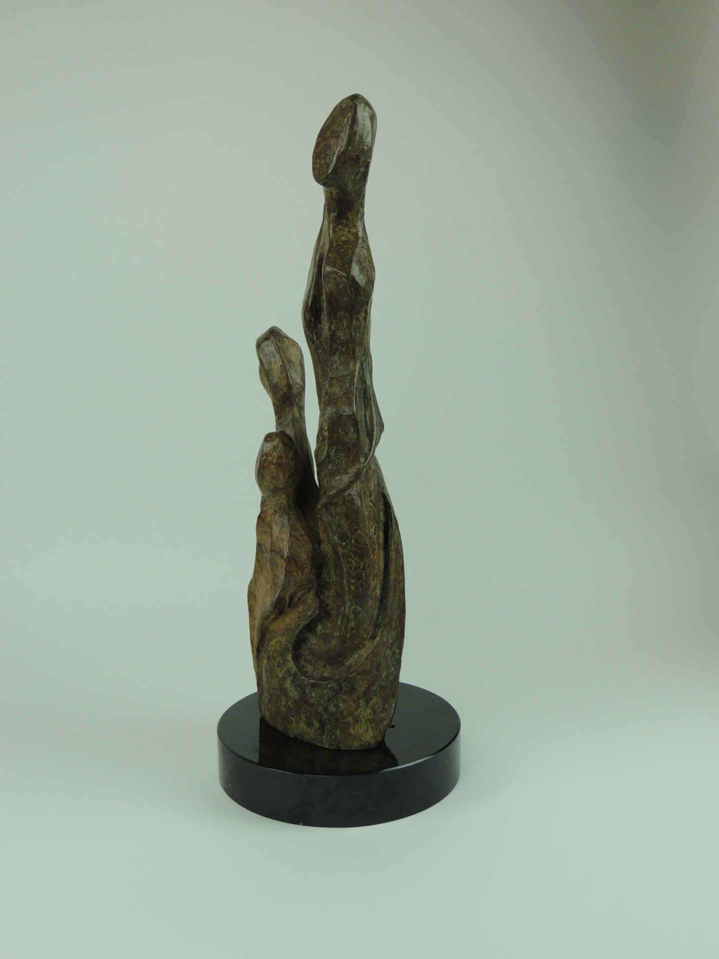 Family, bronze sculpture, side view