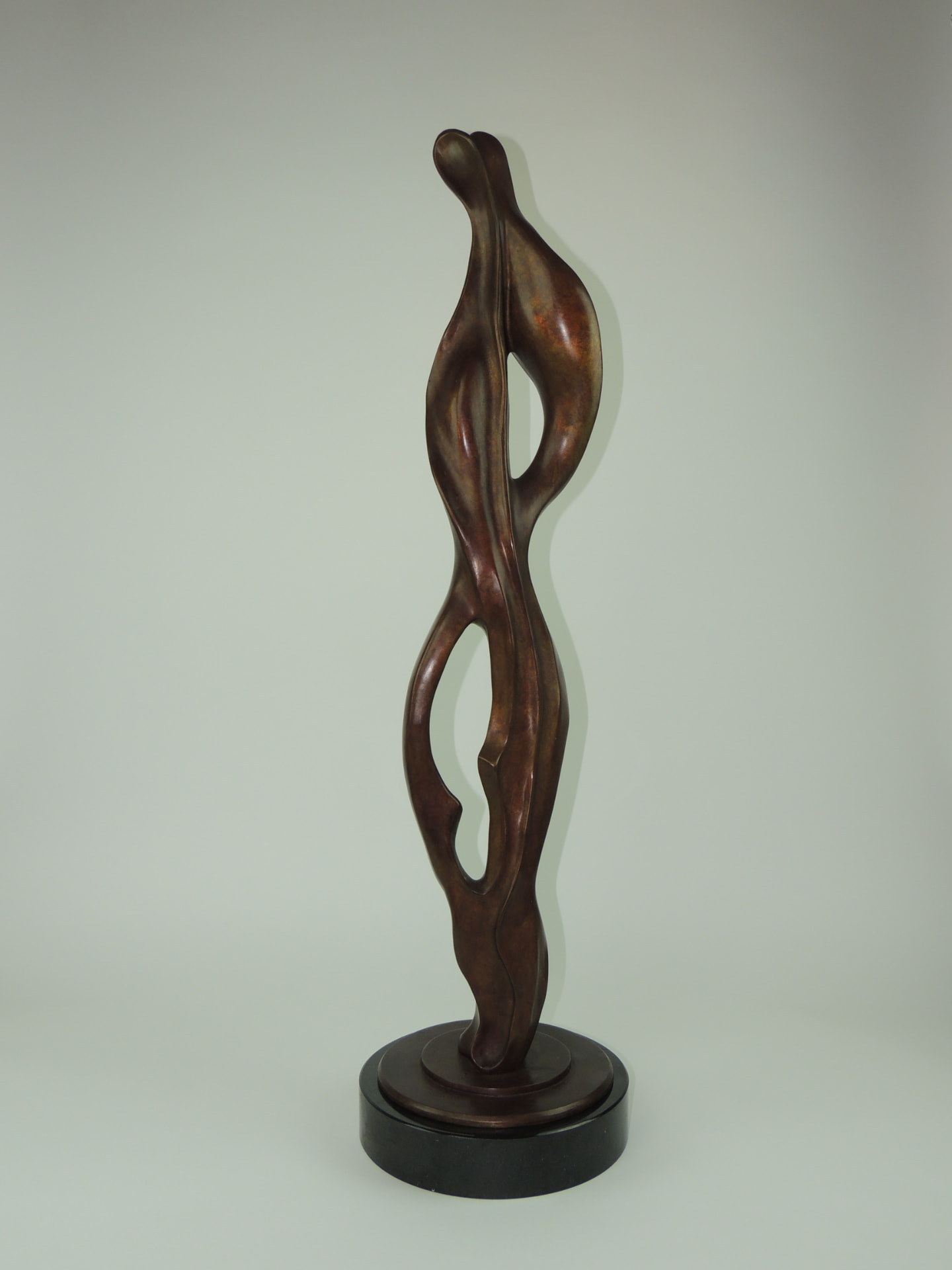 Ascending Figures, bronze sculpture, rear view