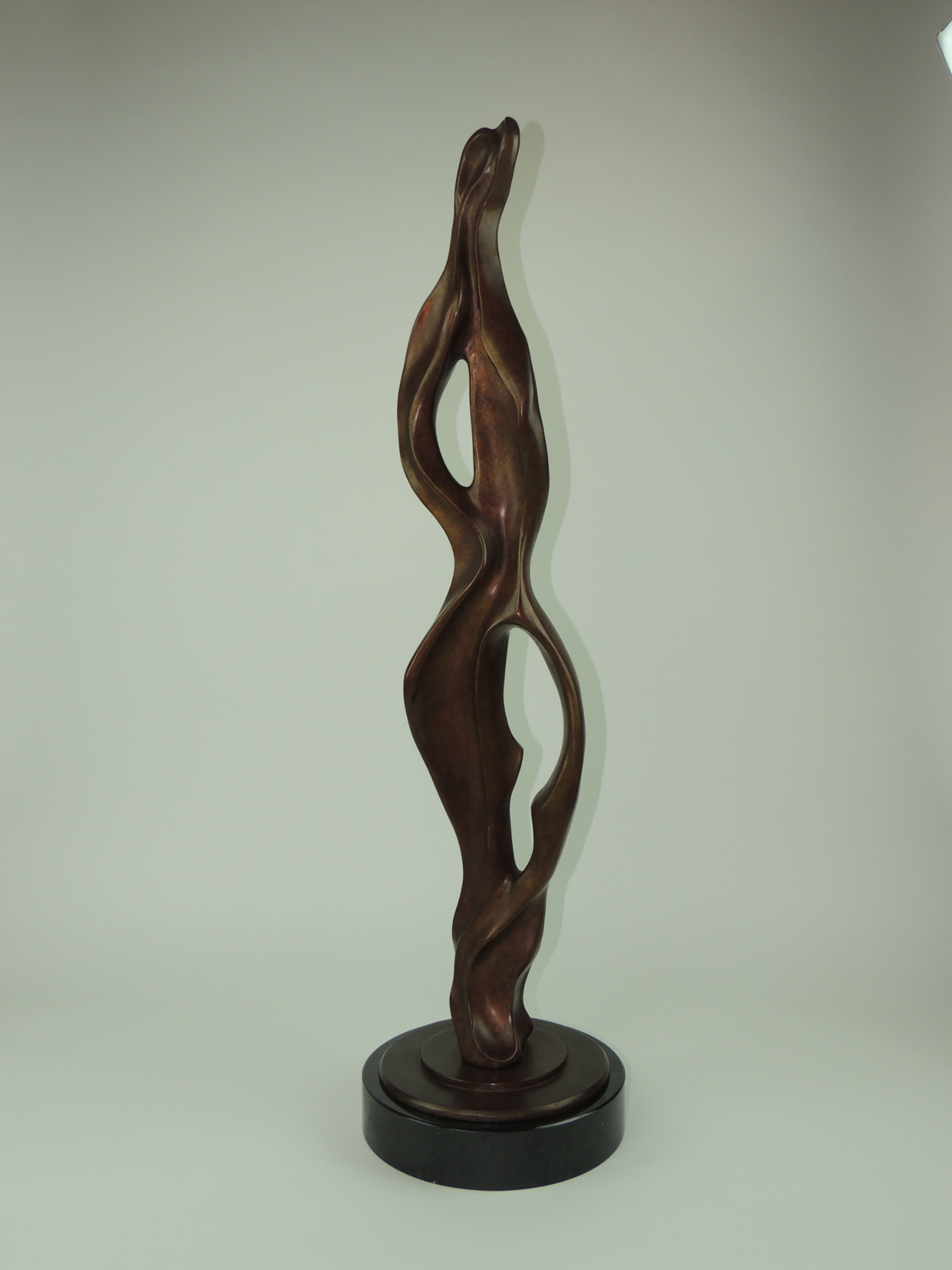 Ascending Figures, bronze sculpture, three-quarter view